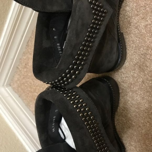 Stuart Weitzman Studded Suede Biker Boots Gray Ankle Combat Size 5 NWOT - Picture 8 of 8